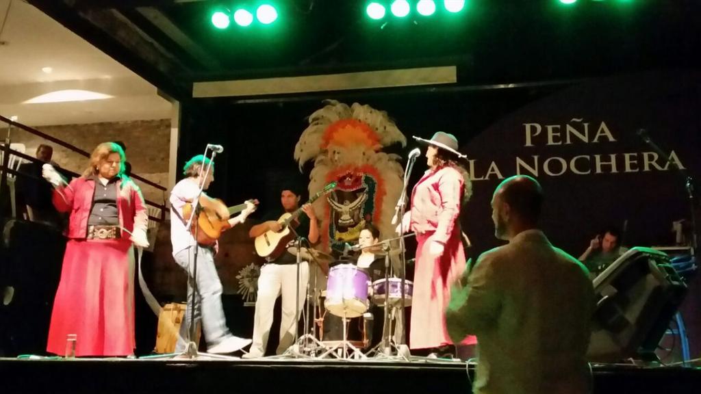 RoselliMarcelo's tweet photo. #LaNochera #Peña #SaltaLaLinda @losalonsitos_ @LosNocherosOfic @kiketeruel http://t.co/mA9kDRISMX