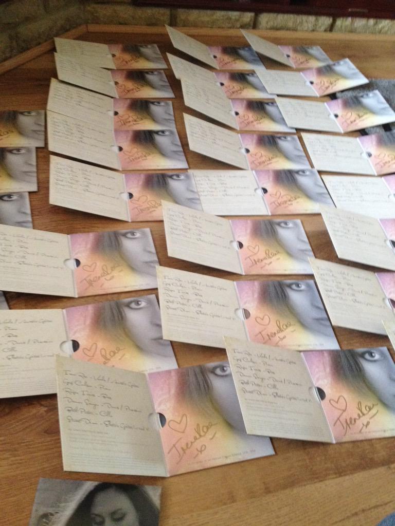 irenerae's tweet photo. The #EP is signed,sealed &amp; soon 2b delivered to all the #kickstarter backers! #thanku pls #RT http://t.co/flkrC3fMDl http://t.co/mkYvUtmFwW
