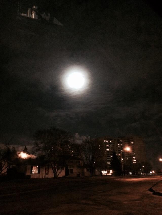 Get the haldol and Ativan ready. #fullmoon