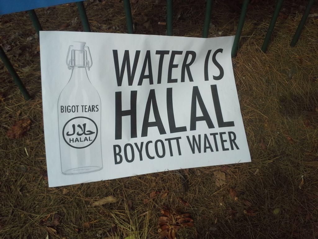 #Australia
RT <a href="/ProgPodcast/">Progressive Podcast</a>: One of my fav banners from the rally against the #racism of #ReclaimAustralia in #Perth: