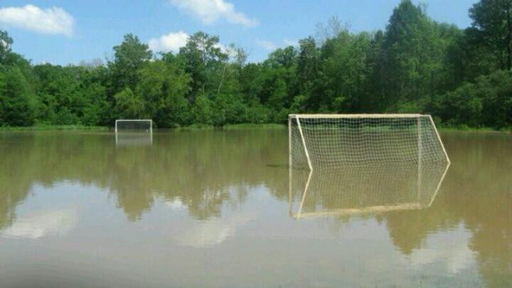 hobbyvoetbal's tweet photo. Velden hobby goedgekeurd. 14.00 trappen we af! RT als jij ook zin hebt in dit nieuwe seizoen. http://t.co/9ABSuXMf9H