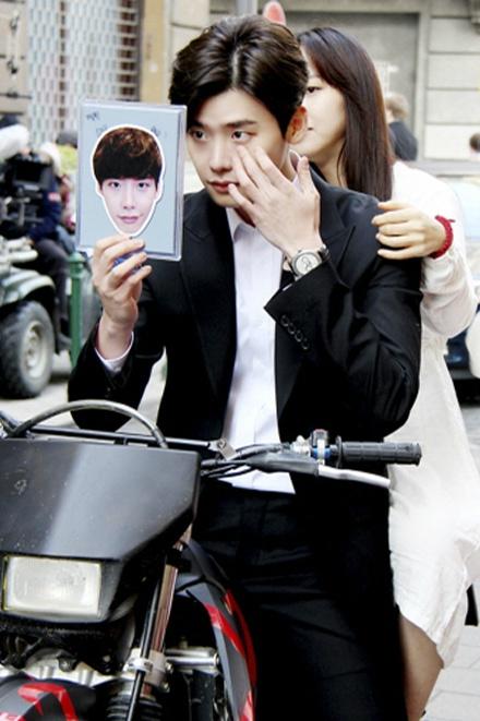 LeeJongsukID's tweet photo. dr. Stranger BTS ©weibo http://t.co/8cc9aUAXY4
