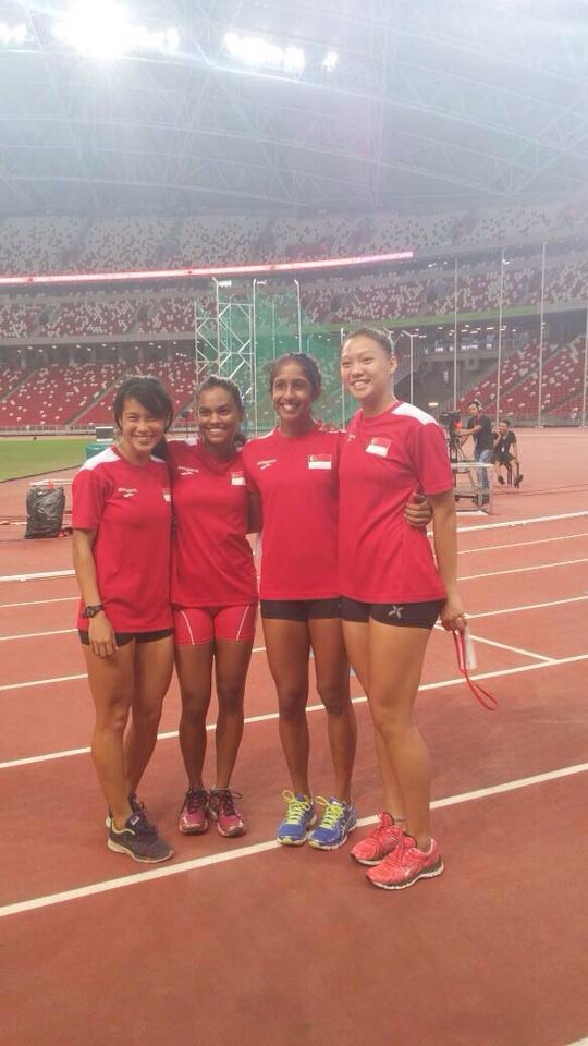 Great start to the S'pore Open @ the <a href="/SGSportsHub/">Singapore Sports Hub</a>. Three national records broken by @OurTeamSG's athletes. Well done!