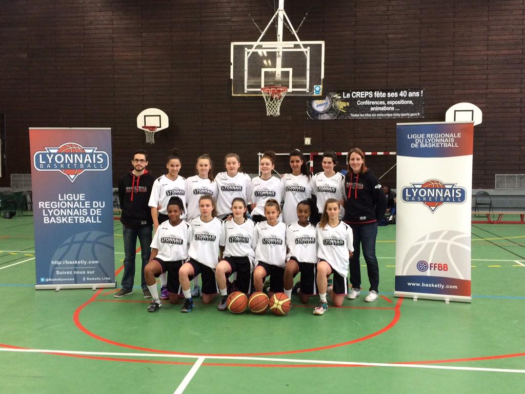 aurabasketball's tweet photo. Entrée des U14 filles dans le tournoi contre l'Auvergne ! Début dans 20minutes ! Go Lyonnais !
#TIL2015 http://t.co/wHCFZss9MK
