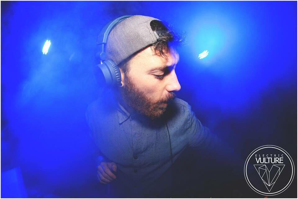 ElectricVulture's tweet photo. MASHROOMDJ - L.A. SHOW http://t.co/FPkrVIM07C