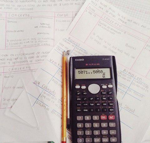 SashaLox45's tweet photo. I do not like math 😨
I love music 🎶🎵 http://t.co/ohzvSN4BEH