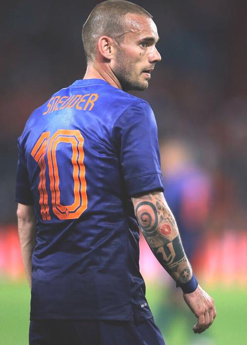 Lisa_VanBrouwer's tweet photo. Heroo @sneijder101010 http://t.co/DWJXoUGwPl