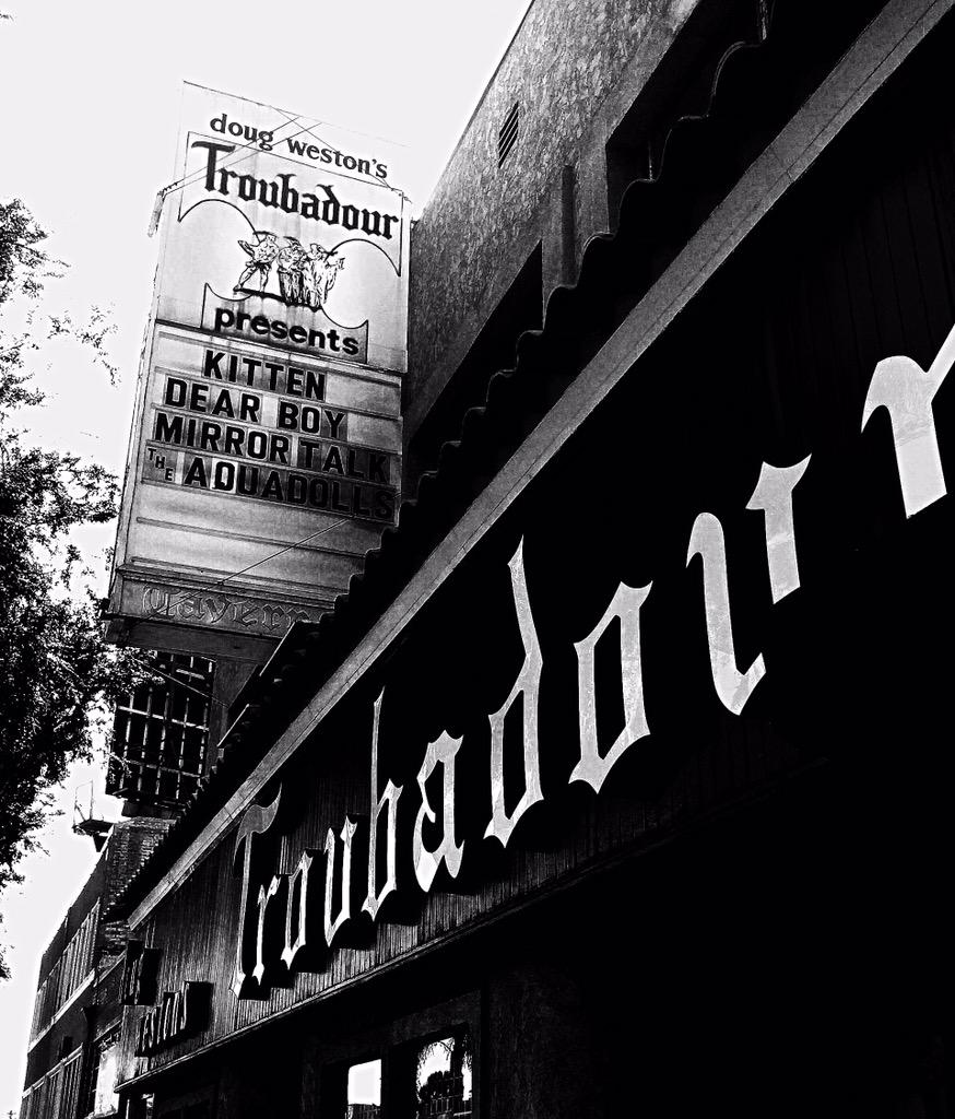 Aarononemusic's tweet photo. Sold out! #theaquadolls #melissabrooks #kitten #troubadour http://t.co/xAW73EE5Fk