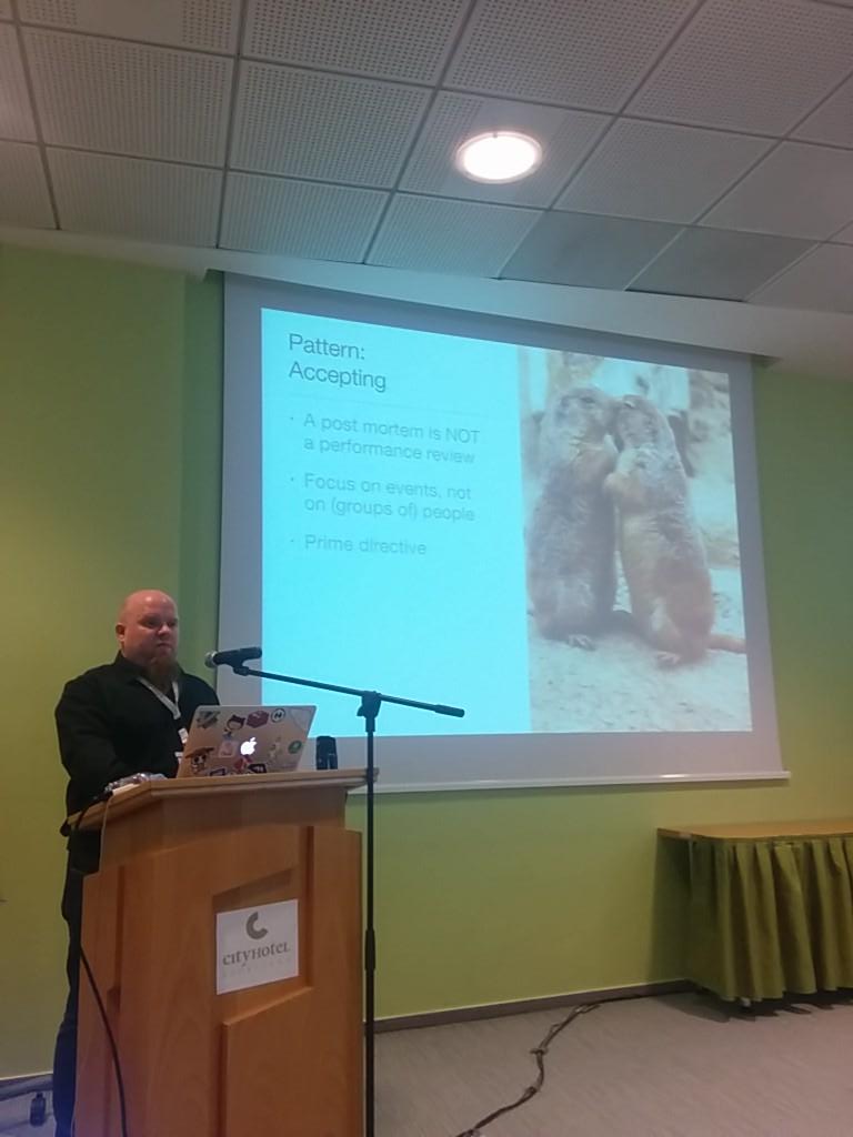 devopsdayslj's tweet photo. Great slide @mydalon http://t.co/kWel01yO4C