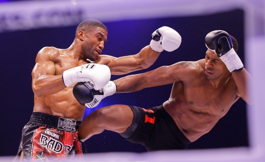NatSportUAE's tweet photo. GALLERY: Glory 20 proves a knockout success with #MMA fans in #Dubai: http://t.co/tVL77TOwSI @Dantani http://t.co/Xp94EkTZSB