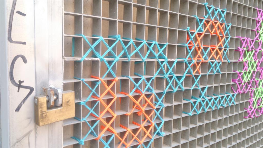 santycarbonel's tweet photo. #pixelart #pixel_dailies #woolgraffitivalencia #suntuosavulgaridad #elcarmen #graffititextil #valencia http://t.co/G5azujy9Yw