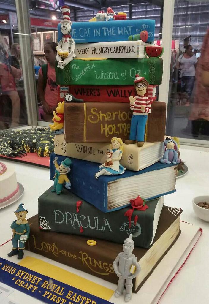 What a fabulous cake! Feeling hungry already.... 
#isleofwight #cake #cakemyday 
via @OxfamIOWBooks &amp; <a href="/LoveBookOnline/">LoveBook®</a>