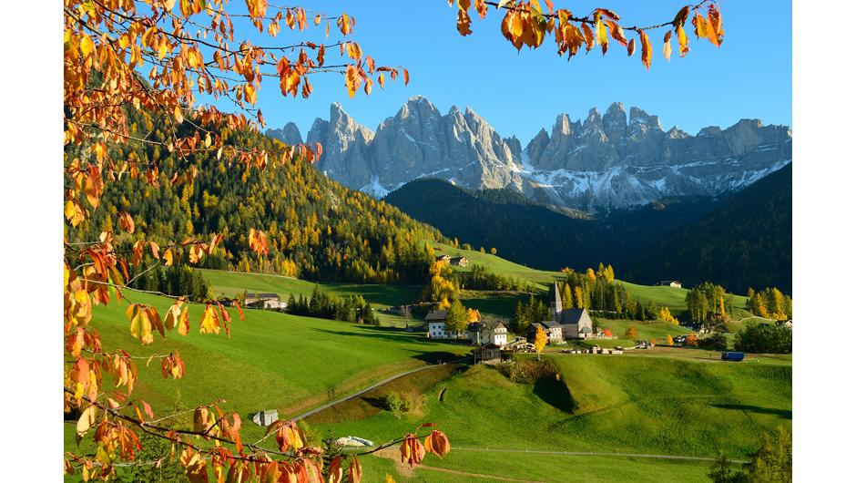 ItalyMagazine's tweet photo. Get inspired by Italian mountains this spring with our slideshow http://t.co/Q41sQVJSms via @ItalyMagazine #travel http://t.co/wMkxxTEX3K