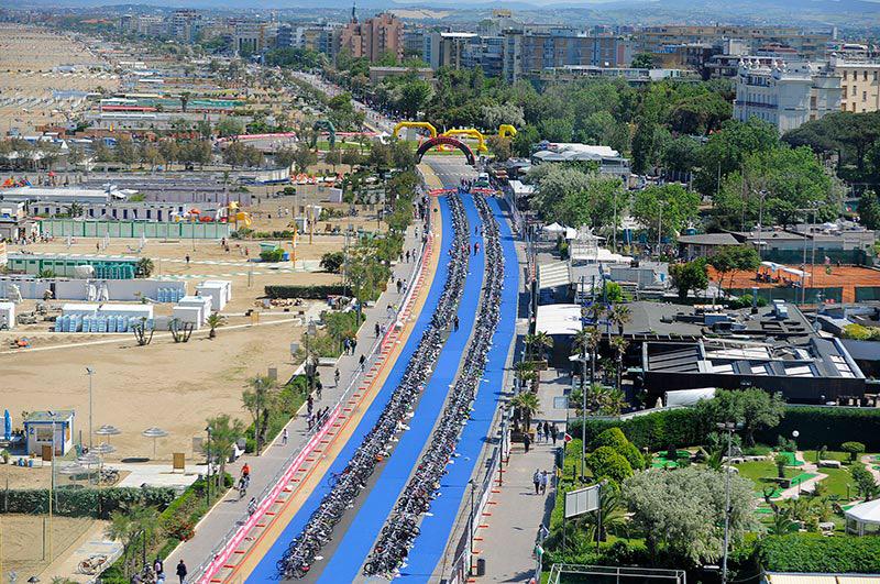 SquadNazLungo a Riccione con vista su @challengerimini with <a href="/giuliotri/">Giulio Molinari</a> <a href="/LigerSilver/">Alberto Casadei</a> <a href="/sarydossy/">Sara Dossena</a> <a href="/maxcigana/">Massimo Cigana</a> <a href="/El_Ciavi/">Jonathan Ciavattella</a>