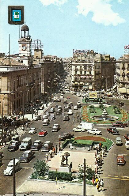 iHistorico's tweet photo. Puerta del Sol, Madrid. (1970) http://t.co/CwLP0vuFFN