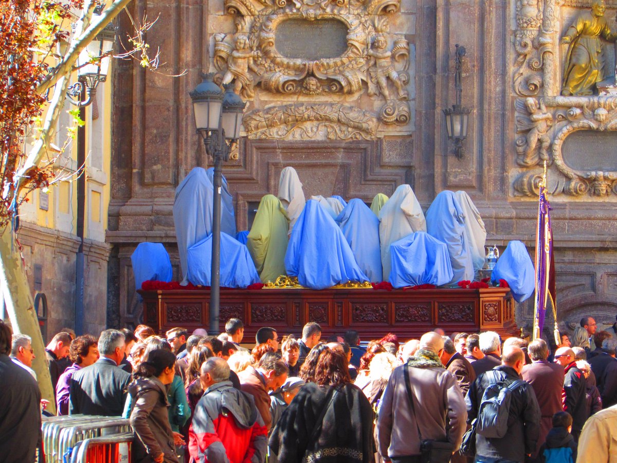 Hoy lo veíamos tapado en San Cayetano. El año que viene lo volveremos a ver por las calles de Zaragoza.