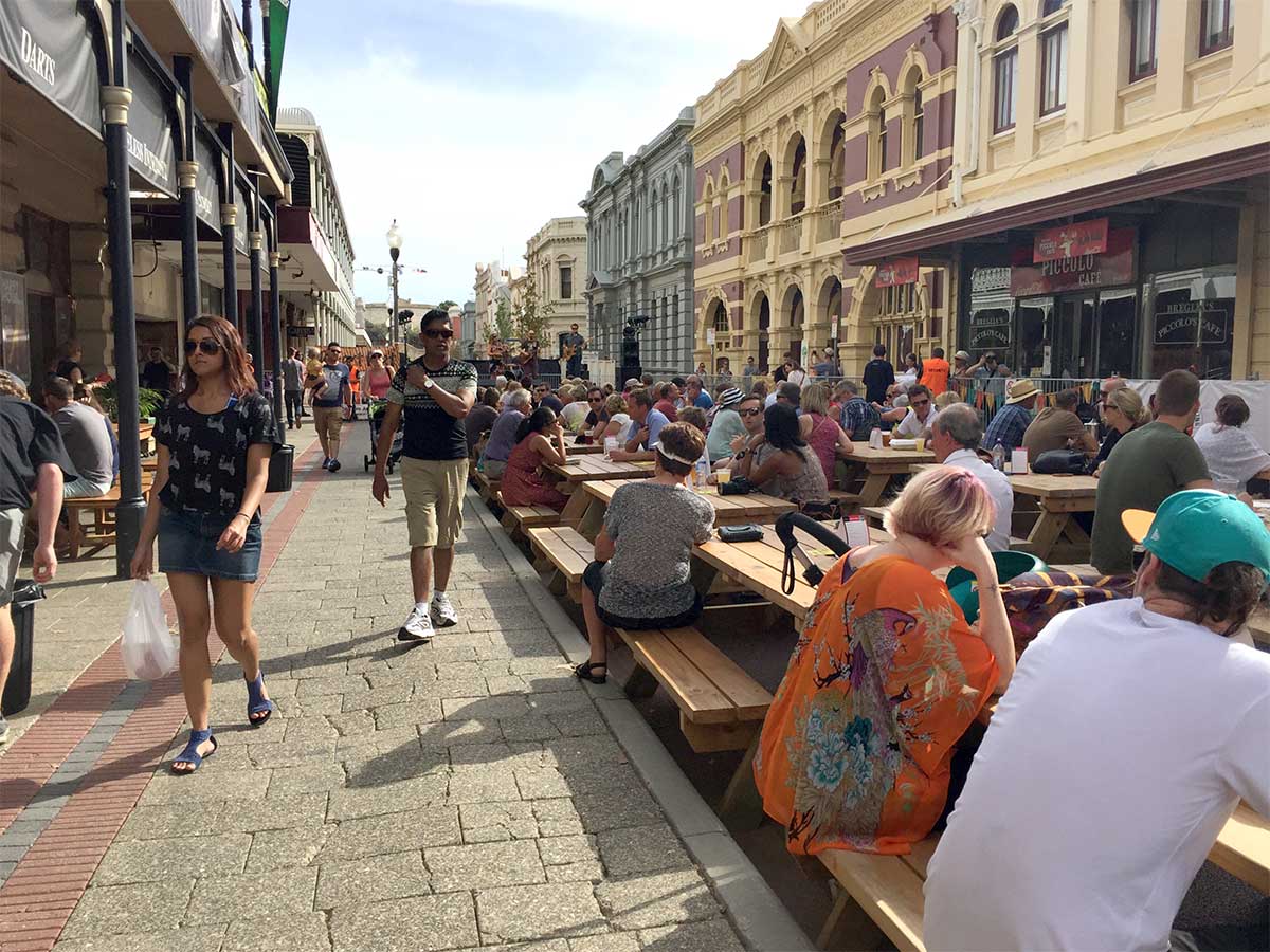 LoveFreo's tweet photo. Checking out the Streets Arts Festival and loving it @fremantlestory. Few more pics... http://t.co/LVf8exl9UK http://t.co/dUIuMDAUKu
