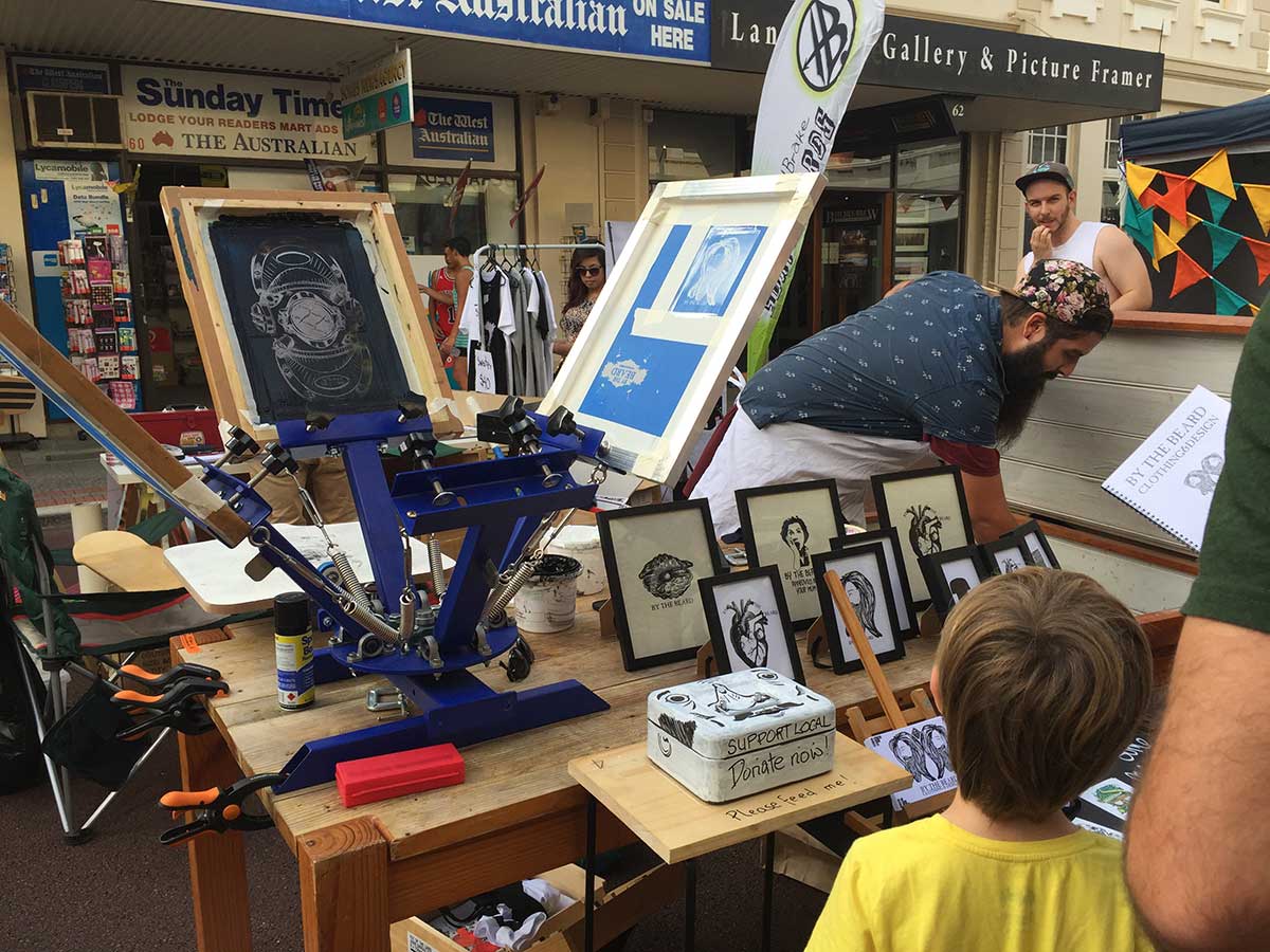 LoveFreo's tweet photo. Checking out the Streets Arts Festival and loving it @fremantlestory. Few more pics... http://t.co/LVf8exl9UK http://t.co/dUIuMDAUKu