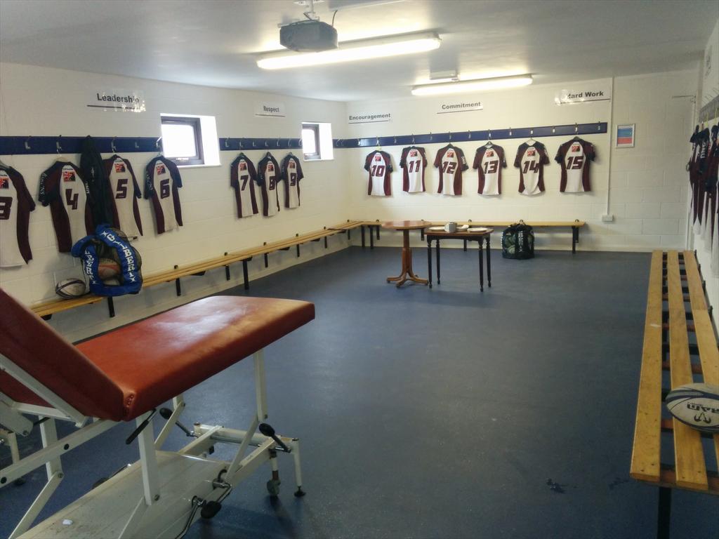 ScarboroughRUFC's tweet photo. Silver Royd first team changing room prepared and ready for action. #16thplayer http://t.co/gdwH7GmO4c