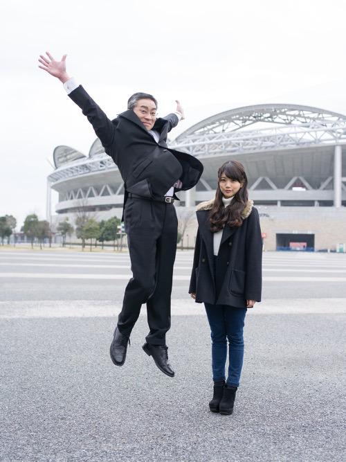 obk's tweet photo. Bizar mooie serie. Springende Japanse zakenlieden en hun dochters: http://t.co/dWRrnFvaS9 http://t.co/jRa51U59XE