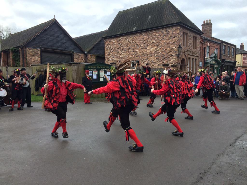 Laura Simcox tweet media