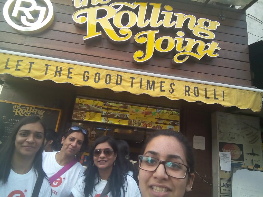 prakash_shilpa's tweet photo. #tweasurehunt #thteam72 #therollingjoint @SoDelhi http://t.co/aiUYK4OoLq