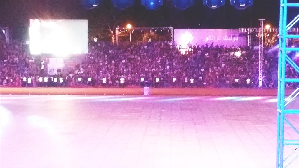 hati_sembrong's tweet photo. Orang ramai mula membanjiri Stadium Kluang..... http://t.co/Krl5NTA92B