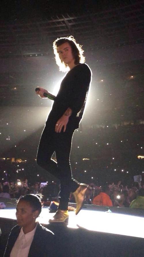 hstylessgdr's tweet photo. - you're my wonderwall http://t.co/Y09nYxFbjG