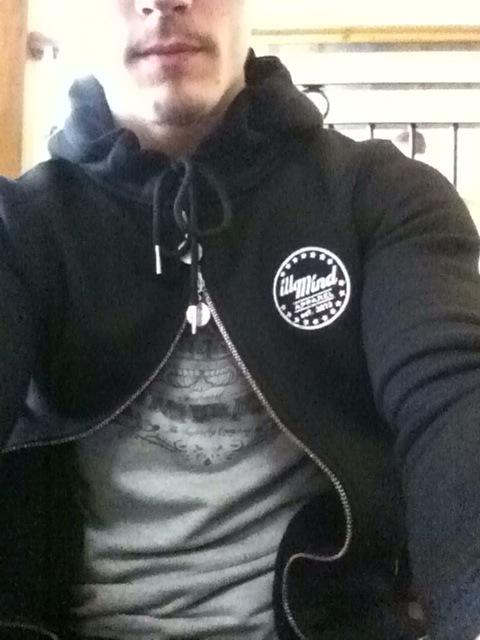 LcChar's tweet photo. @IllMindApparel received my Nox trakkie today and I must admit it fits and looks on point!!!!!!! 🙌💯 http://t.co/61QRRzs2iy