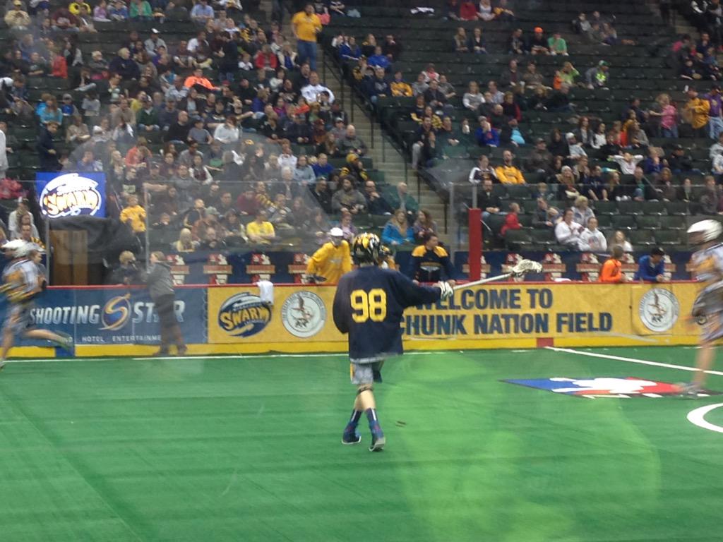 theburger4's tweet photo. Great win for @Minnesota_Swarm last night! @Jr_Swarm played at halftime. #PlayMNBox #YBL http://t.co/caJFtzHpS0