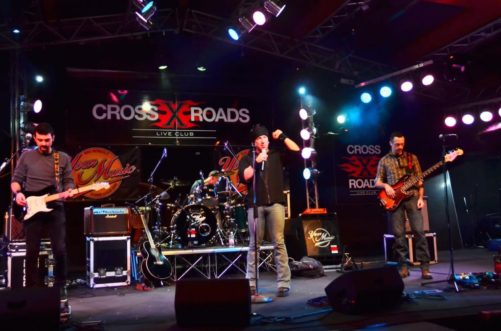 Sound Check The One - U2 Tribute at CrossRoads - crossroadsliveclub.net/2015/04/04/sou…