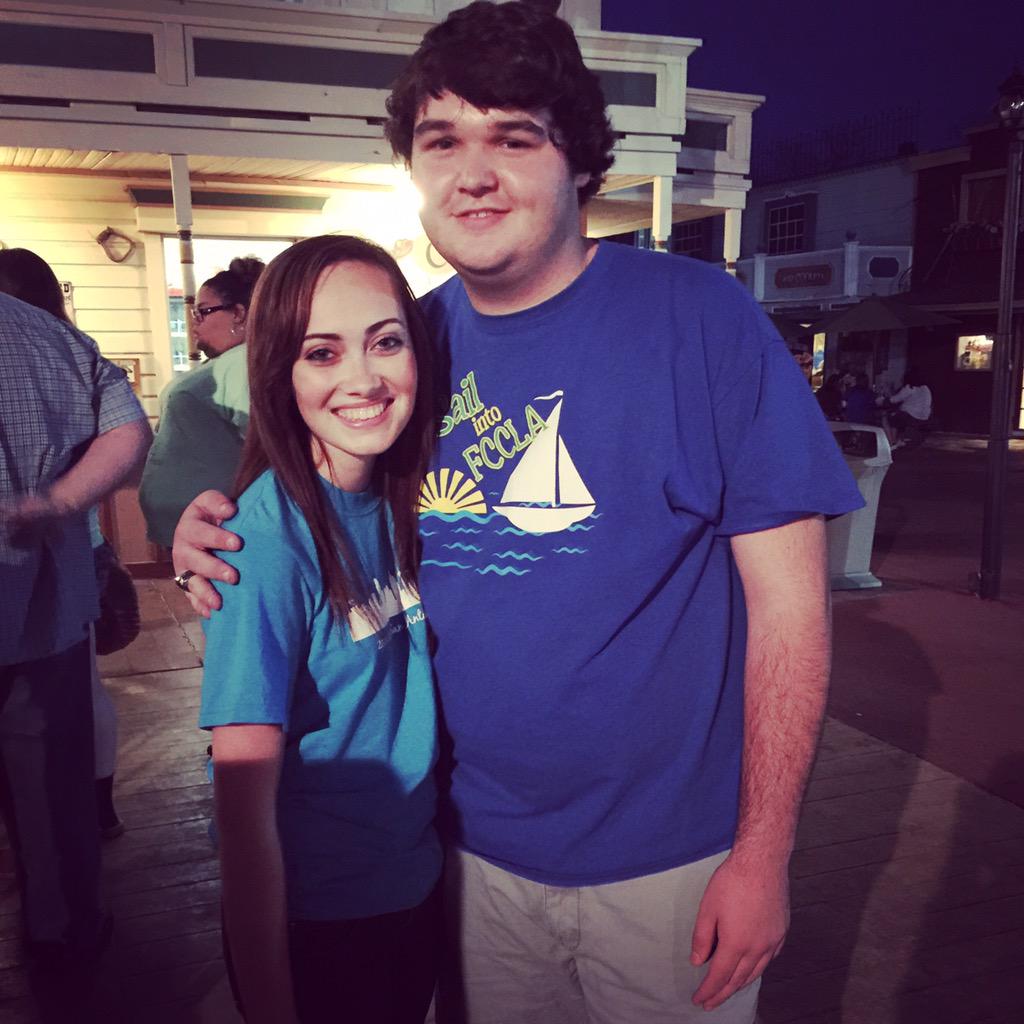 RaigenLeal's tweet photo. FCCLA is over as a student, but my memories will last forever.❤️ 
(I wish I had pictures with more people😭) http://t.co/7cGvMt5QAf