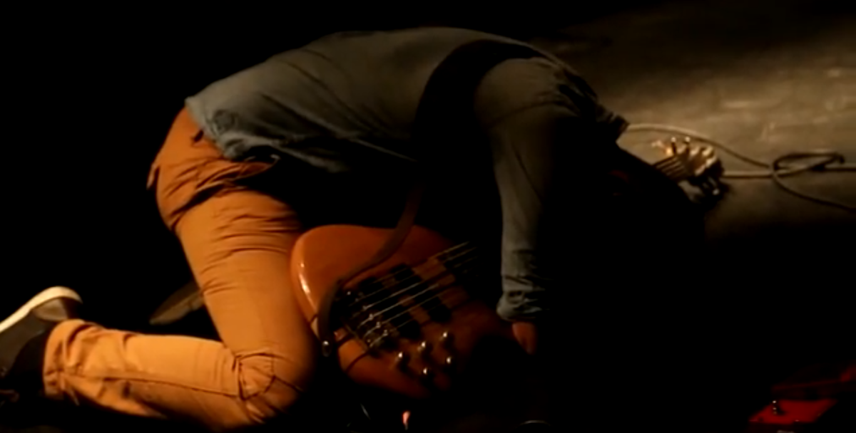 CharbonMusic's tweet photo. Concert @ le Poche #Touche #Pas #à #mon #Poche #Béthune http://t.co/bQIfQ2A55E