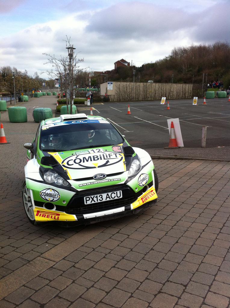 CombiliftRally's tweet photo. Through the town, still 4th and 5th, great to see the rally coming to the people! #TeamFesty http://t.co/fsl6qE15SO