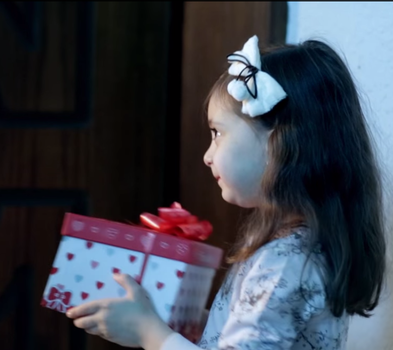 macdoosco's tweet photo. Special thanks to our Macdoosian angel
Watch &amp; discover what did she gift those funny seniors
https://t.co/1fOJV8MSAI http://t.co/8wiwSdYfaA