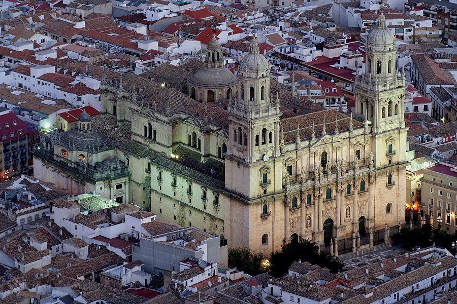 RT+1"<a href="/NationalImages/">nationalworld</a>: Una mirada profunda:eterna y frondosa,como el alma de los océanos.Catedral de #Jaen  "