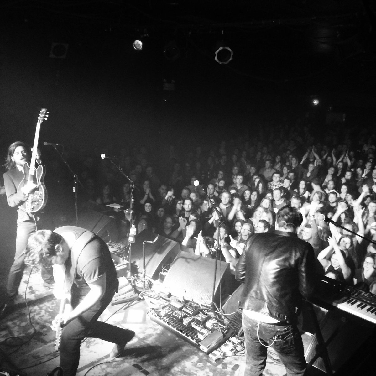 MumfordAndSons's tweet photo. Lee's Palace – Toronto, ON 
3rd April 
Photo: @alexjoakley http://t.co/EdWbzlsO7P