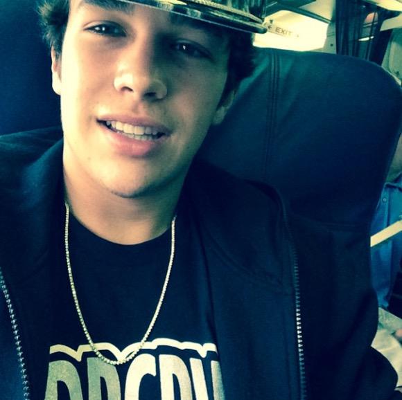 Happy 19 birthday Austin Mahone 