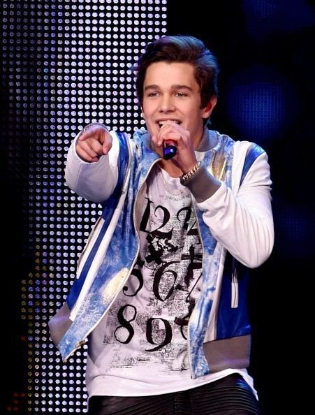 Austin Mahone
Happy birthday  Love you forever 