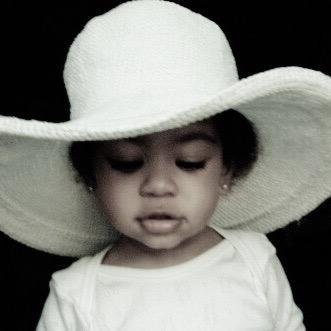 ECorrali's tweet photo. Nada mas bonita k nuestra princesa buen viaje papi te queremos @jairamador14 http://t.co/P4jWyih2ip