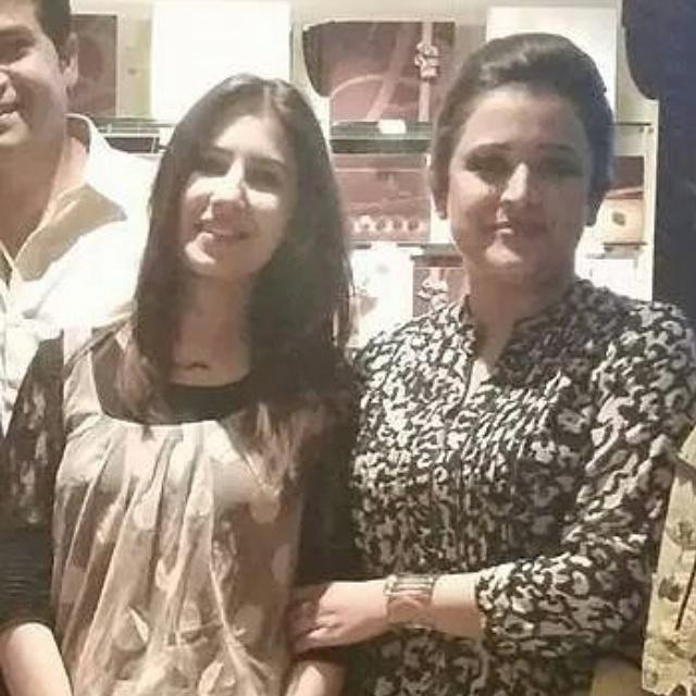 PakistanFemale's tweet photo. Absa komal &amp; Sana Mirza(Geo news) http://t.co/7oj7rBNWlO