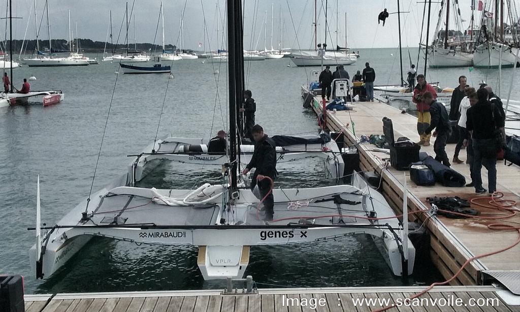 ScanVoile's tweet photo. #Diam24 #Longtze #J80 ... ils sont là !  #SpiOF #Live http://t.co/xGx6z4pLJH