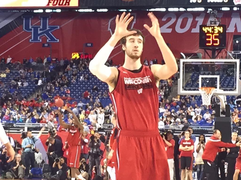 Happy 22nd birthday to double his age  Frank Kaminsky. Make it a good one. 