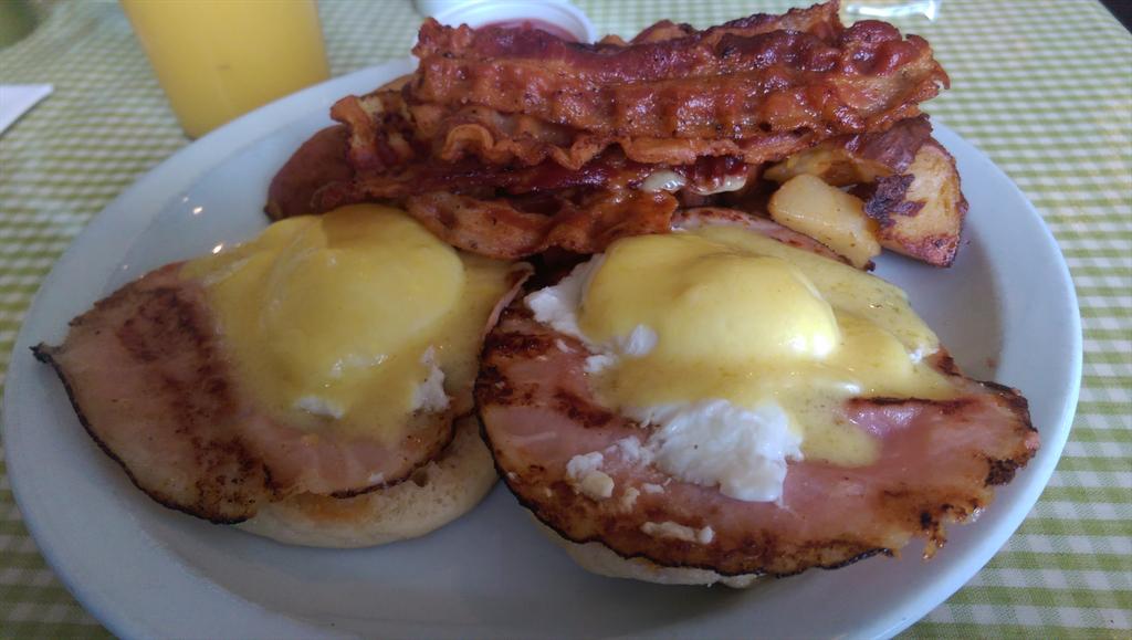 [Image: CBwdJ3MUAAE1K1t.jpg:large]