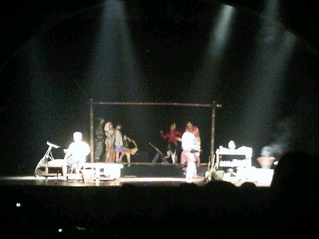 fruitalk's tweet photo. Lepot dan Jumanis,kisah cinta yg agraris,dipentaskan oleh Teater Gadjah Mada. Nantikan di kota2 yg lain.. http://t.co/eyfIBogMYH