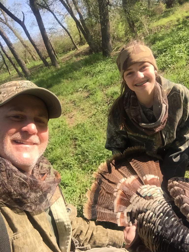 md_penn's tweet photo. @haddenhailers @AlJohns14605331 @StackSr11 @kenmenden @gutj44 @LTD_Outdoors It's always fun going with your kids! http://t.co/pUr8gBsNRf