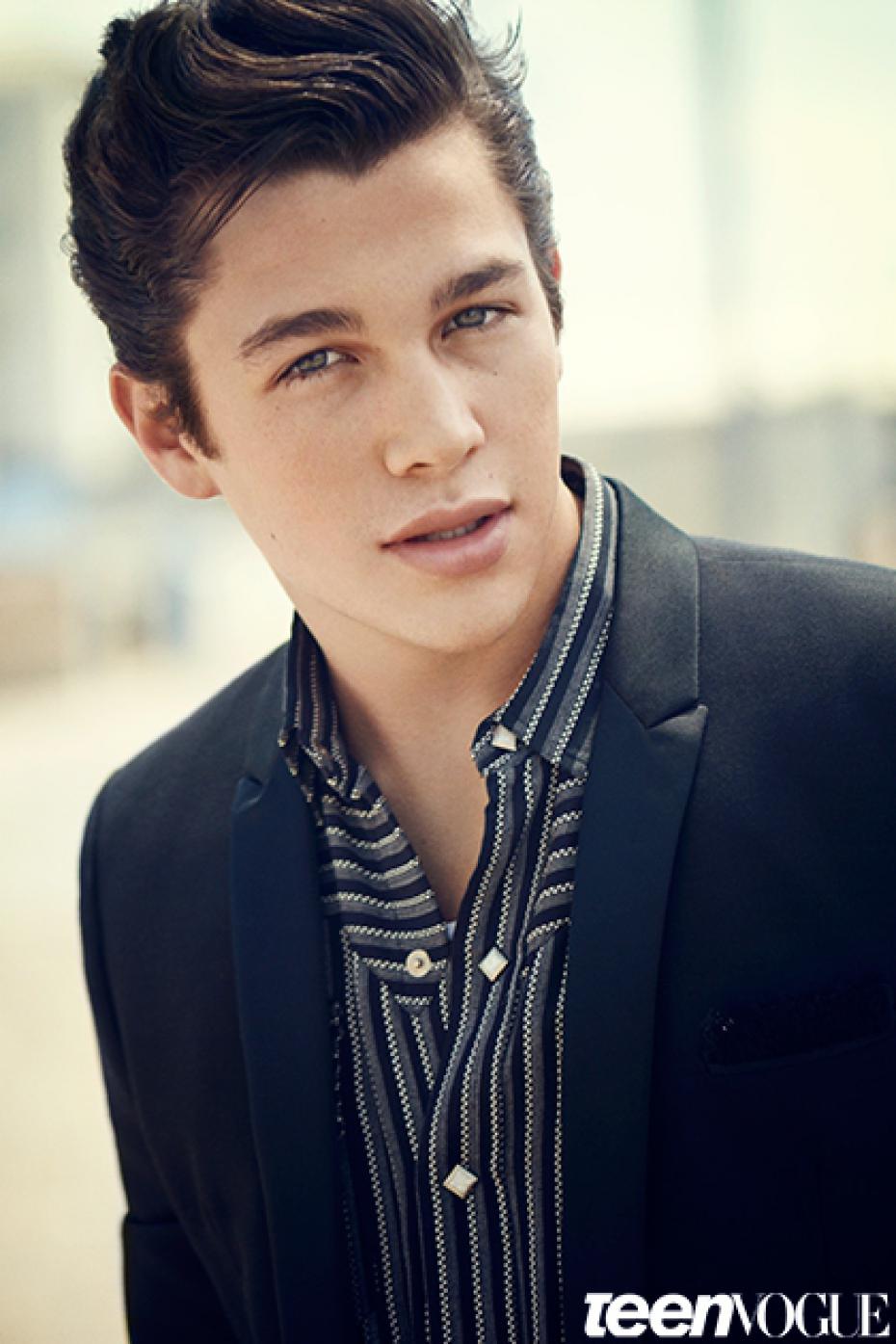 Happy birthday to this boy right here AUSTIN MAHONE 