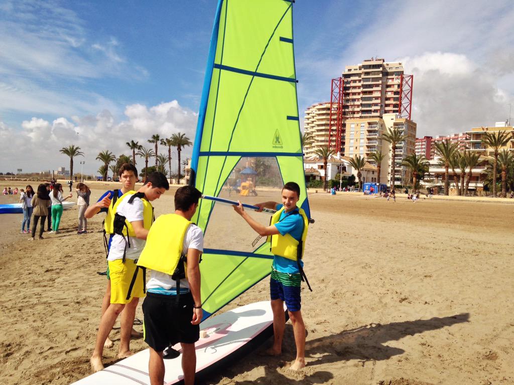 ANTARES_017's tweet photo. Mañana de actividades náuticas con @Valencia_CH @paabloo_28 @Javatarr @joseskater121 @davidpicazo15 @ayto_lapobla http://t.co/EacY9PDJlR