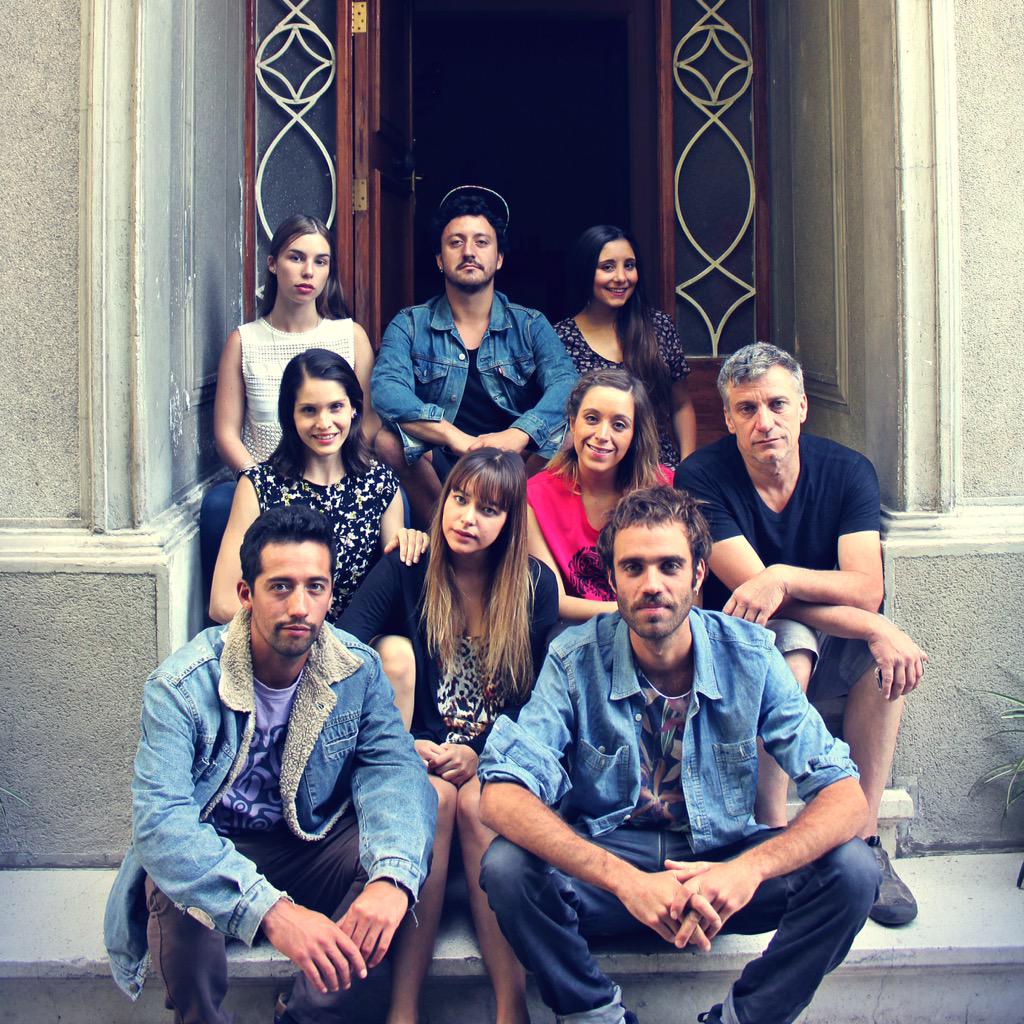 lunamartinezr's tweet photo. Muchas gracias a los asistentes !!! Ayer abrimos la sala a público general y tuvimos función llena 🎭🎭 #LaUltimaLinea http://t.co/Jk68qYuqUS