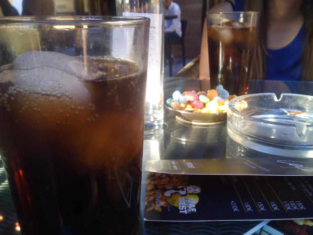 SandriMolinero's tweet photo. De aquí a nada tenemos reservado nuestro sitio @cristinachaves2 http://t.co/3J4AXFIBcS